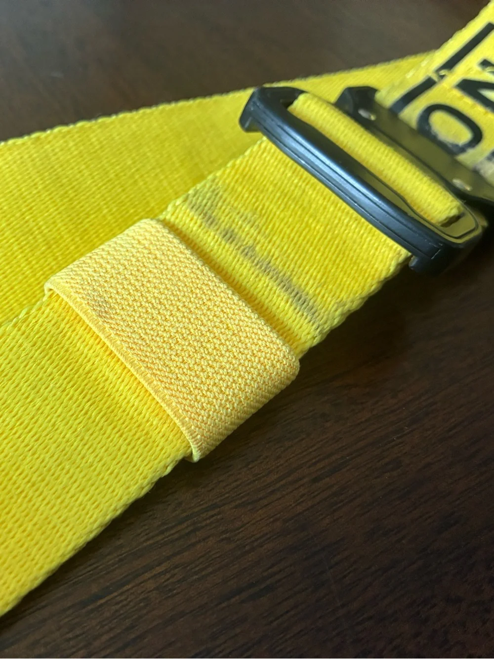 True Religion Yellow Logo Military Style Squeeze Clasp Belt Seatbelt Mens M/L
